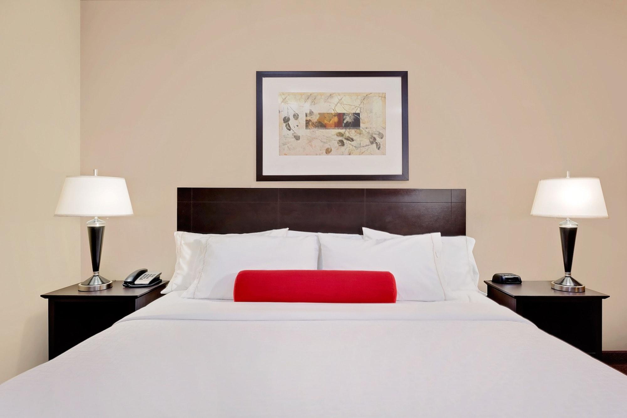 Hotel Ramada By Wyndham Camrose Extérieur photo